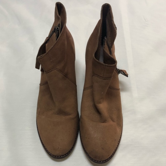 Urban Outfitters ankle booties, size 7.5, 3”heel, camel color - Picture 5 of 7